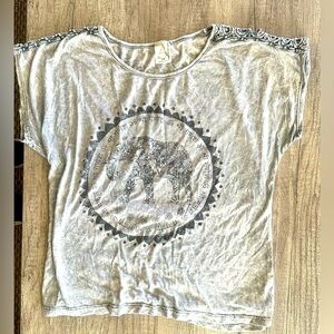 American Age Elephant Tee with Design Shoulders Size XS
